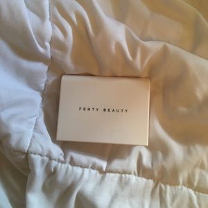 Fenty beauty blotting powder
